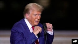 美國前總統特朗普在競選集會上。