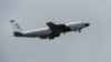 미 공군의 RC-135S 코브라볼 정찰기.