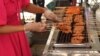 หมูและไก่ปิ้ง ในงานThai Festival Portland เมื่อวันที่ 13-14 กรกฎาคม 2024