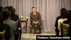 Thailand's Prime Minister Srettha Thavisin meets with members of Thai communities in the US in New York City. Sept 21, 2023.