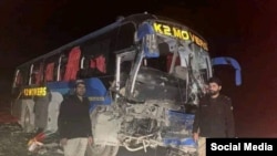 حادثات مرگبار ترافیکی در پاکستان بسیار معمول است و سالانه هزاران نفر در این رویدادها جان می‌بازند.
