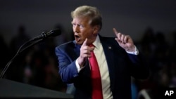 Bivši predsednik SAD Donald Tramp na mitingu u Južnoj Karolini, 10. februar 2024. (AP Photo/Manuel Balce Ceneta)