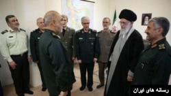 رهبر جمهوری اسلامی و شماری از مقامات سپاه پاسداران انقلاب اسلامی