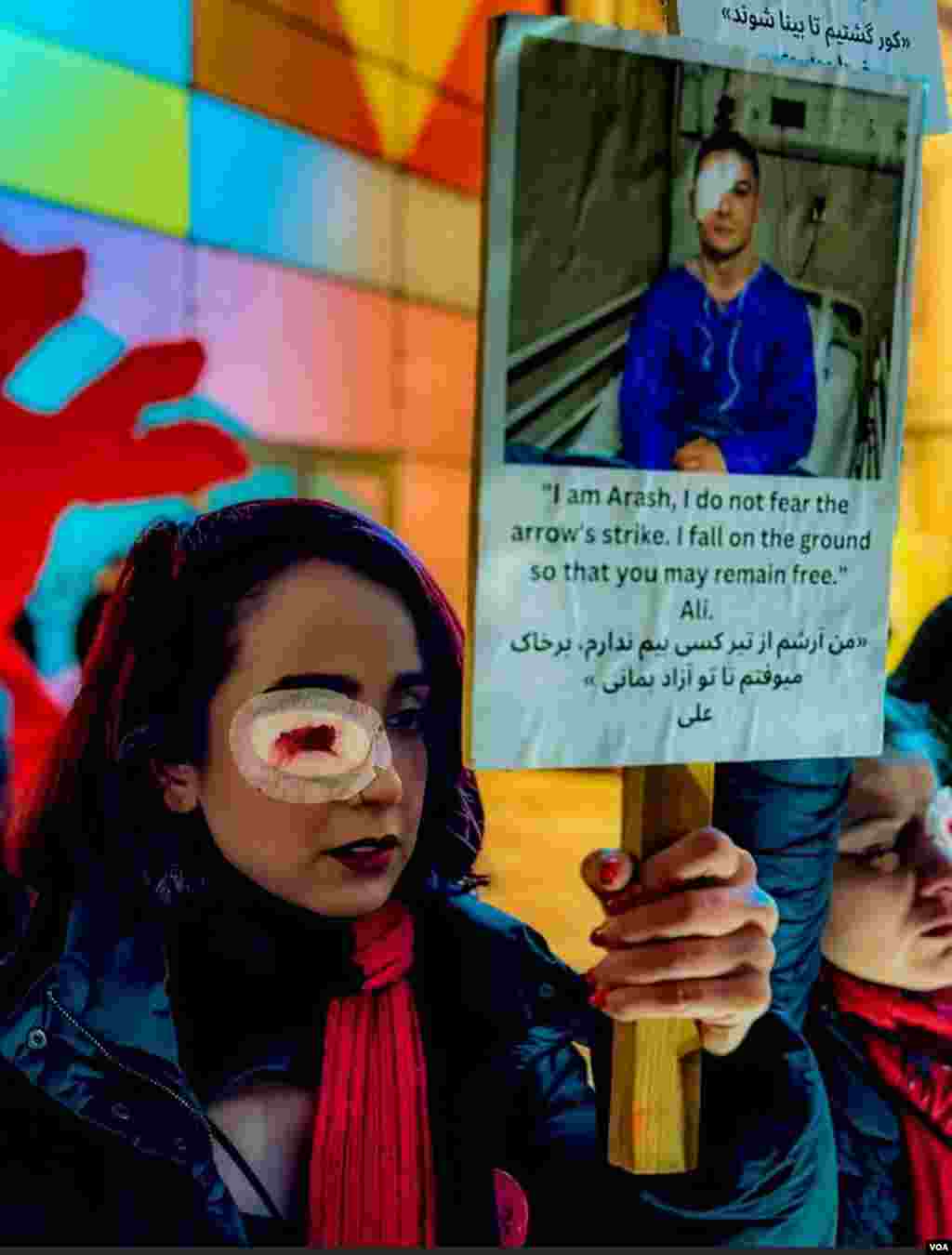 پرفورمنس «چشمها» پاسداشت قربانیان سرکوب معترضان راه آزادی عکاس: حامد ابراهیمی نژاد