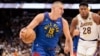 Lejkersi izdržali poluvreme, a onda je "grozni" Jokić poveo Denver do pobede na početku plej-ofa