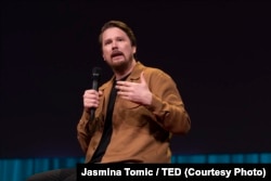 Tom Grejem govori na konferenciji "TED2023: Mogućnosti", u Vankuveru, Kanada.