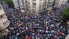 Protest građana pred Radio-televizijom Srbije (Foto: Glas Amerike/Jovana Đurović)