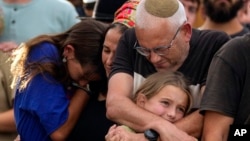 Porodica vojnika u Jerusalimu nakon njegove smrti 