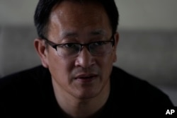 中國維權律師王全璋在昌平住所談他的一家人最近遭受的騷擾。（2023年6月20日）