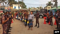 မြန်မာနိုင်ငံသားများကို ဘင်္ဂလားဒေရှ့် က နေရပ်ပြန်ပို့နေစဉ် (ဧပြီ ၂၅၊ ၂၀၂၄)