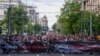 Protest protiv nasilja u Srbiji (Foto: AP/Darko Vojinovic)