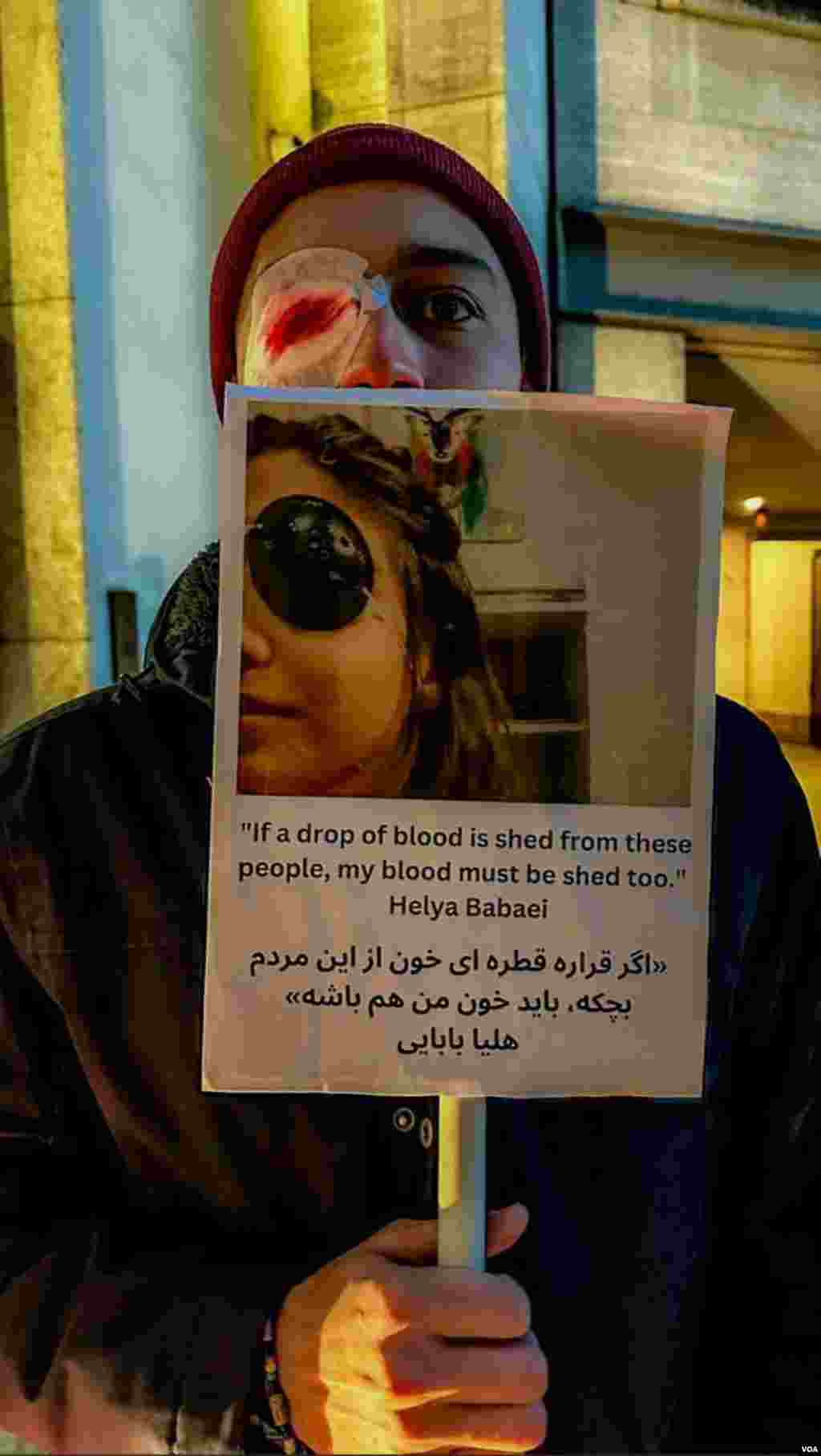 پرفورمنس «چشمها» پاسداشت قربانیان سرکوب معترضان راه آزادی عکاس: حامد ابراهیمی نژاد