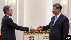 中國領導人習近平在北京人大會堂會晤到訪的美國國務卿布林肯。（2023年6月19日）