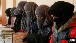 مسوولان وزارت معارف حکومت طالبان گفته اند که در حال حاضر، بیش از سه میلیون و ۶۸۷هزار کودک و جوانان مصروف فراگیری آموزش‌های دینی در مدارس و مراکز تعلیمات اسلامی اند.
