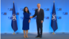 Predsednica Kosova Vjosa Osmani i generalni sekretar NATO Jens Stoltenberg u Briselu (Foto: NATO)