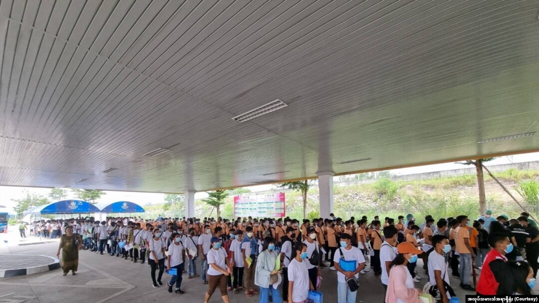 MOU နဲ့လာရောက်တဲ့ မြန်မာအလုပ်သမားတွေရဲ့ ယခင်မှတ်တမ်းဓာတ်ပုံ