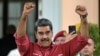Predsednik Venecuele Nikolas Maduro gestikulira ispred predsedničke palate Miraflores, tokom mitinga koji podržava rezultate predsedničkih izbora u Karakasu 7. avgusta 2024.