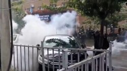Neredi pred opštinom u Zvečanu