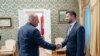 Predsjednik Crne Gore Jakov Milatović (desno) i lider Demokratske Unije Albanaca Mehmed Zenka (lijevo) na konsultacijama o novom mandataru, Cetinje, 7.8.2023.