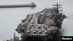 美國海軍尼米茲號航空母艦（USS Nimitz）2023年3月28日抵達韓國東南部城市釜山。 （路透社轉發）
