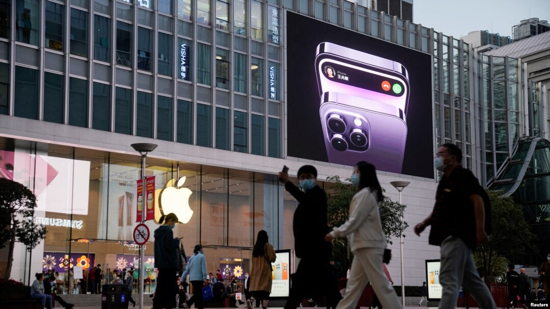 တရုတ်ပြည် ရှန်ဟိုင်းမြို့တော်က Apple ပစ္စည်းအရောင်ပြခန်း (နိုဝင်ဘာ ၇၊ ၂၀၂၂)
