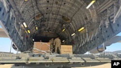 Američki avion C-17, sa isporukama američke municije Izraelu, u vazdušnoj bazi Nevatim u Izraelu, 13. oktobra 2023. 