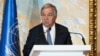 Sekretaris Jenderal PBB Antonio Guterres menyampaikan pernyataan setelah melakukan pertemuan tertutup membahas soal situasi di Afghanistan di Doha, Qatar, pada 2 Mei 2023. (Foto: AP/Lujain Jo)