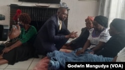 Owayengumkhokheli webandla le CCC uMnu. Nelson Chamisa eduduza umndeni kamuyi, uMnu. Murisi Zwizwai.