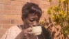 Umuyi uGogo Rose Nyathi Uphiwa Isicoco Senhlonipho Yikhansili YakoBulawayo
