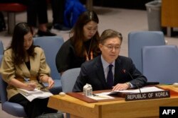 황준국 주유엔 한국대사가 17일 뉴욕 유엔본부에서 열린 북한 인권 관련 안보리 공개회의에서 발언하고 있다.