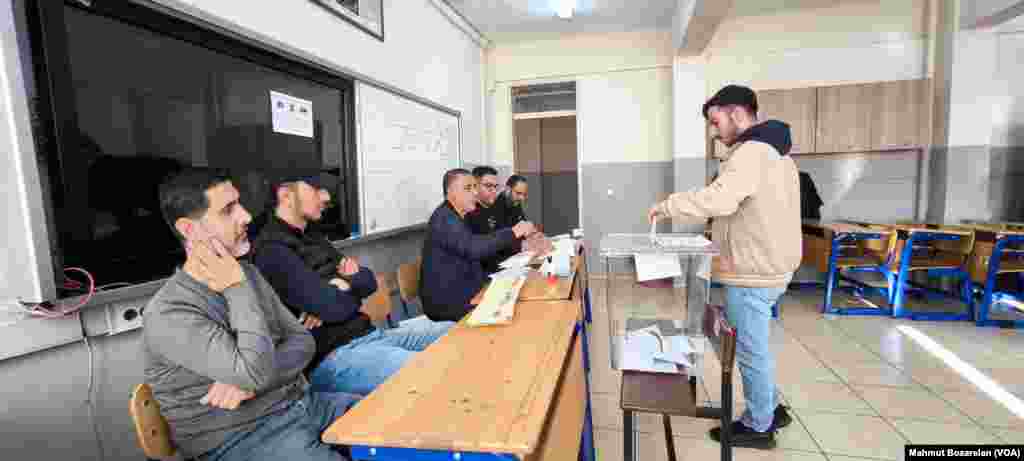 Diyarbakır’da seçmenler ikinci kayyum döneminden sonra ilk kez yerel yöneticilerini seçiyor. Mahmut Bozarslan, Diyarbakır