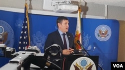 Vari kutungamira muzinda weAmerica muZimbabwe kana kuti US Embassy in Zimbabwe Charge d' Affaires VaLawrence Socha