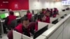 Në një qendër shërbimi përmes telefonit
