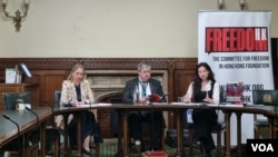 一份標題為《為迫害增添聲望：外國法官如何破壞香港的自由以及他們為何應該辭職》的報告5月14日在英國國會發布。報告作者方雅雯(Alyssa Fong)和學者議員呼籲香港終審法院的非常任法官辭職。 （2024年5月14日，美國之音李伯安）