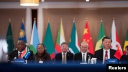 Predsednici Kine Ši Đingping i Južne Afrike Siril Ramafosa prisustvuju okruglom stolu lidera Kine i Afrike poslednjeg dana Samita BRISK-a, u Johanesburgu, Južna Afrika, 24. avgusta 2023.