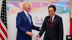 資料照片：拜登總統2023年5月18日抵達日本出席「七國集團」（G-7)高峰會。峰會召開前拜登總統和日本首相岸田文雄交談甚歡。