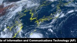 ภาพถ่ายดาวเทียมจาก National Institute of Information and Communications Technology เผยให้เห็นไต้ฝุ่นขนุนมุ่งหน้าตอนเหนือไปยังโอกินาวา ประเทศญี่ปุ่น 1 สิงหาคม 2023