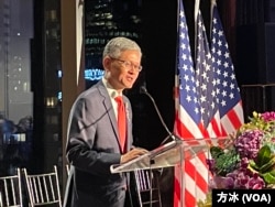 駐紐約台北經文處處長李光章大使在慶祝中華民國112週年國慶酒會上致詞。（方冰拍攝）