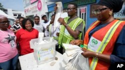 Sarudzo dzemuNigeria dzinonzi dzinogara dzichiita mutauro wekubiridzirwa.