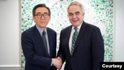 워싱턴을 방문한 조태열 한국 외교장관이 29일 커트 캠벨 미 국무부 부장관과 만났다. 사진 = 한국 외교부.
