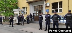 Policija je došla u osnovnu školu "Vladislav Ribnikar" u sredu u 8 sati i 40 minuta (Foto: Fonet)