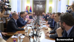 Razgovori predstavnika vlasti i opozicije o izbornim uslovima u Skupštini Srbije (screenshot)