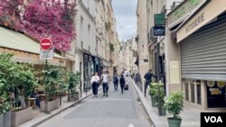 Pariz je poznat po uskim ulicama i nedovoljno zelenila, što su faktori zbog kojih će grad biti sve vreliji usled globalnog zagrevanja. (Foto: VOA/Lisa Bryant)