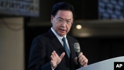 台灣外交部長吳釗燮在台北的國際記者會上致詞。（2024年1月9日）