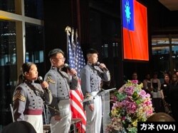 就讀美國西點軍校的台灣陸軍官校學生演唱中華民國國歌。（方冰拍攝）