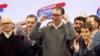 Predsednik Srbije Aleksandar Vučić u sedištu SNS u izbornoj noći, 17. decembar 2023. (REUTERS/Zorana Jevtic)