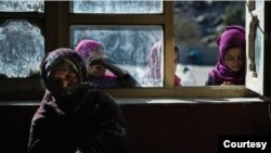 سازمان غیردولتی بین‌المللی مرسی کورپس، جهت بهبود اقتصاد خانواده‌ها بر سرمایه‌گذاری در شرکت‌های تولیدی زنان تاکید کرده است.