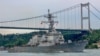 Arhiva - Razarač Mornarice SAD, USS Korni, plovi kroz Bosfor u Istanbulu, Turska, 14. jula 2019.