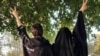 تشدید فشار حکومت به زنان به بهانه مسئله حجاب؛ بسیج و لباس شخصی‌ها حکم گرفتند