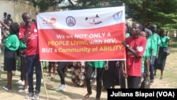 Vanhu vachicherechedza zuva reWorld AIDS Day.